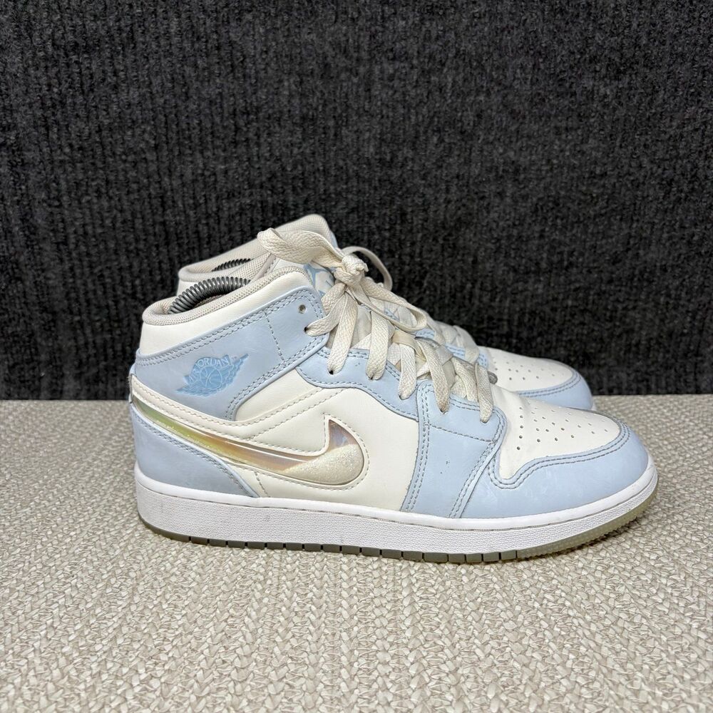 Nike Air Jordan 1 Mid SE Glitter Swoosh Blue Tint Ice Women’s 8 6.5Y FQ9117-400